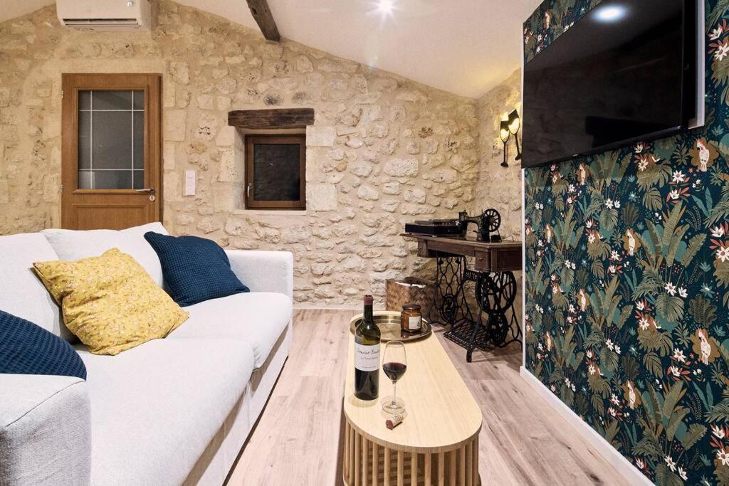 Gite Au Coeur Des Vignes Montagne  Extérieur photo